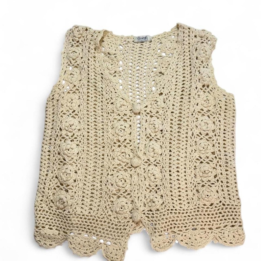 Vintage 90s Elements Exclusively Spiegel Crochet Floral Rosette Sweater Vest
